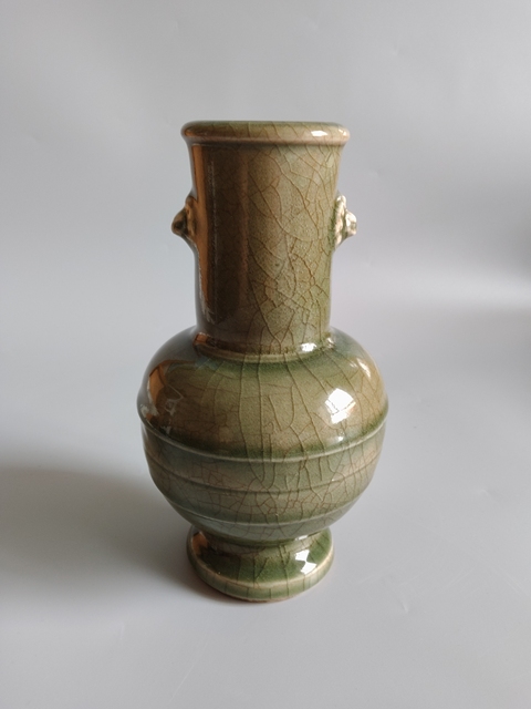 古玩陶瓷青釉雙鋪首瓶真品鑒賞圖