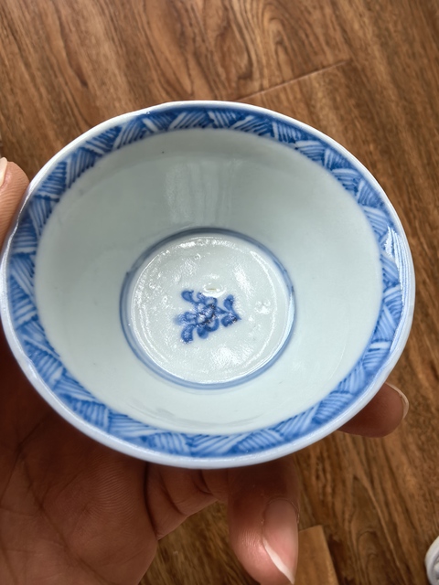 古玩陶瓷清康熙青花花卉紋杯真品鑒賞圖