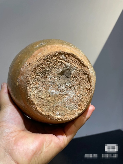 古玩陶瓷黃釉盤口瓶真品鑒賞圖