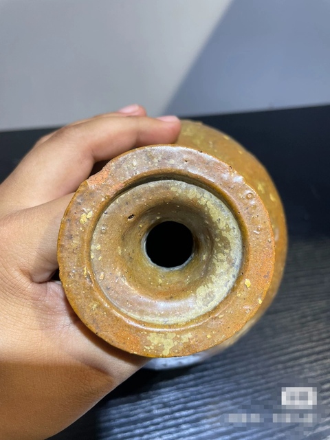 古玩陶瓷黃釉盤口瓶真品鑒賞圖
