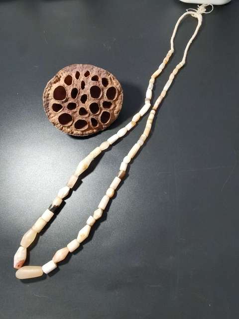 古玩玉器特價，千年瑪瑙一條拍賣，當前價格399元