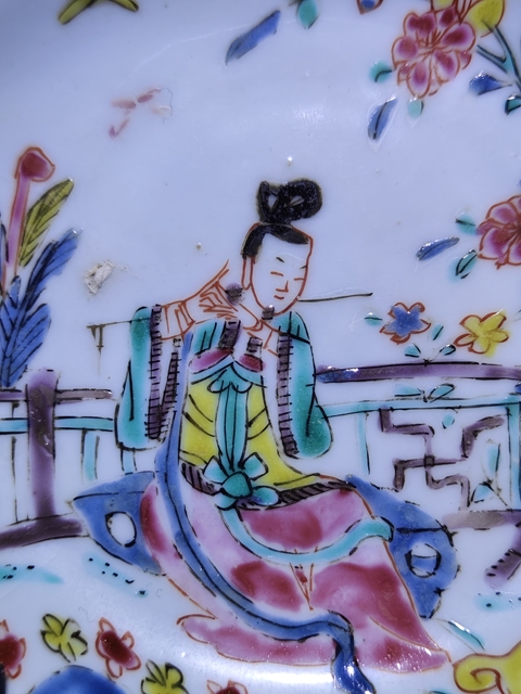 古玩陶瓷粉彩人物盤真品鑒賞圖