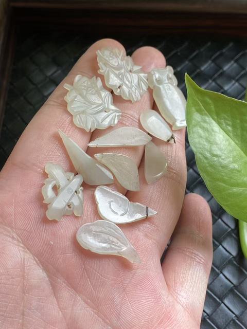 古玩玉器和田玉雕“花片”真品鑒賞圖