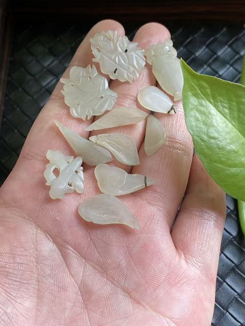 古玩玉器和田玉雕“花片”真品鑒賞圖