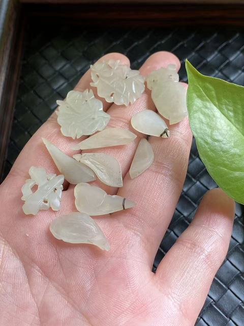 古玩玉器和田玉雕“花片”真品鑒賞圖