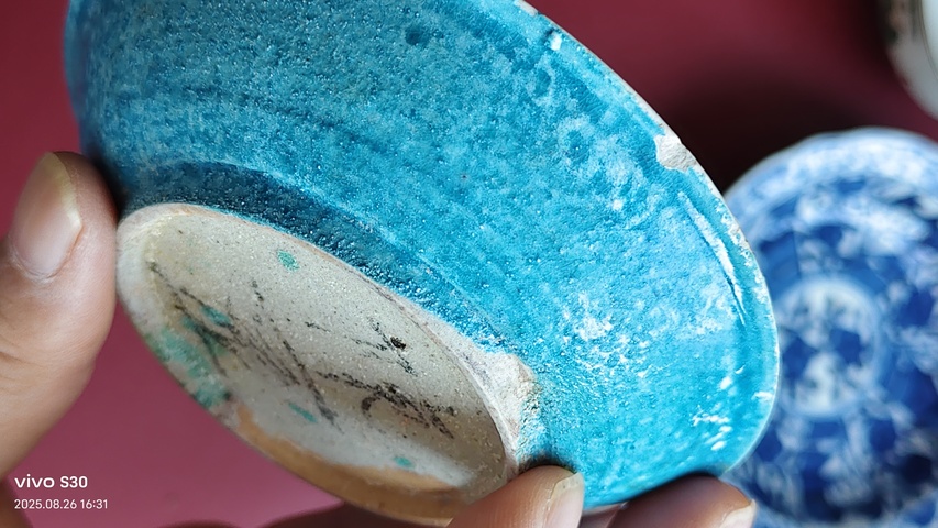 古玩陶瓷孔雀藍釉盤真品鑒賞圖