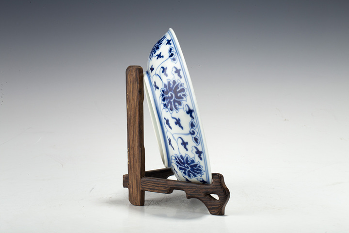 古玩陶瓷清光緒·青花纏枝蓮紋盤(官)真品鑒賞圖