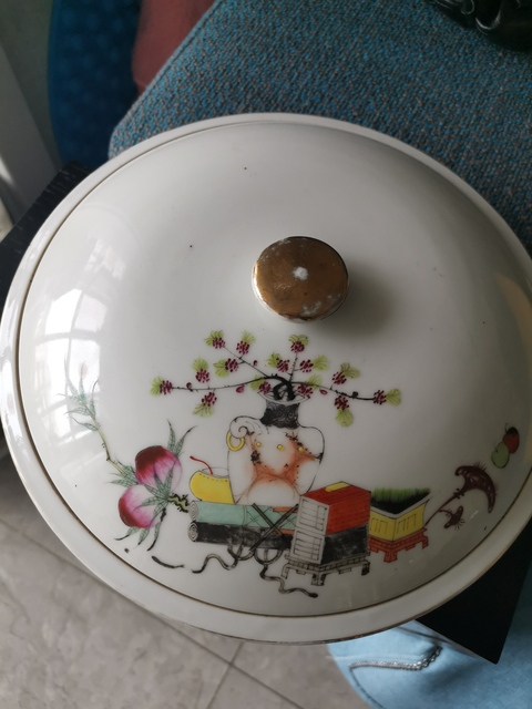 古玩陶瓷粉彩博古花卉紋一品鍋真品鑒賞圖
