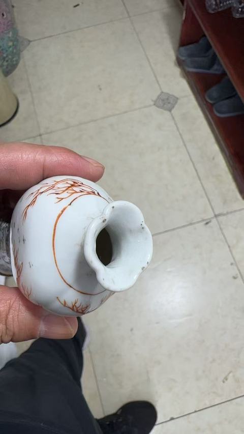 古玩陶瓷廣彩人物紋海棠瓶真品鑒賞圖