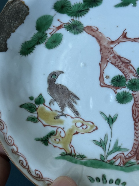 古玩陶瓷五彩松鷹雀盤真品鑒賞圖