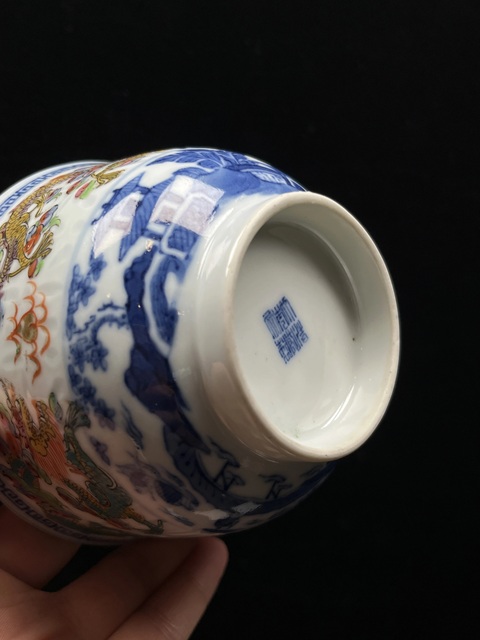 古玩陶瓷青花邊廣彩雙龍戲珠紋玲瓏茶圓真品鑒賞圖