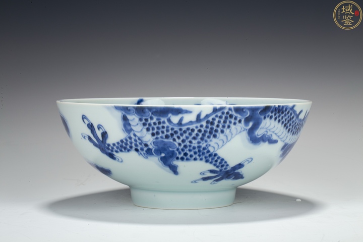 古玩陶瓷清雍正 青花過墻龍紋碗真品鑒賞圖