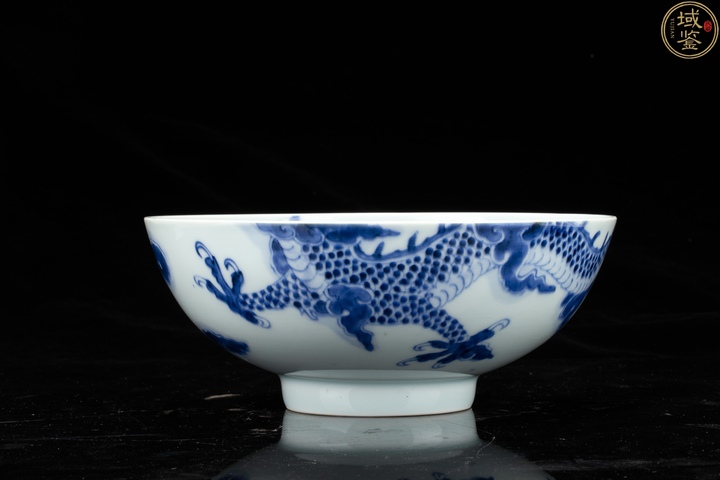 古玩陶瓷清雍正 青花過墻龍紋碗真品鑒賞圖