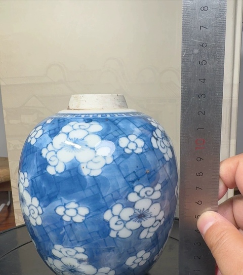古玩陶瓷青花冰梅紋罐真品鑒賞圖