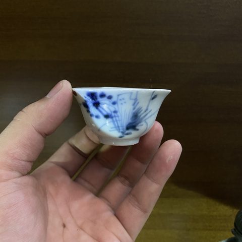 古玩陶瓷花蝶紋青花杯拍賣,當前價格320元