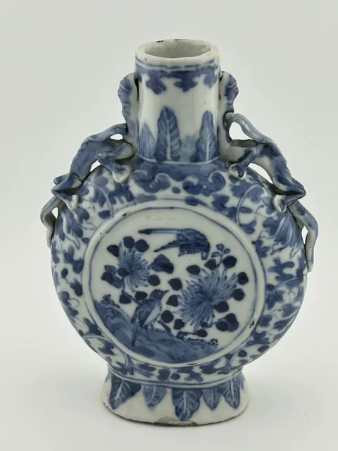 古玩陶瓷青花花鳥紋抱月瓶真品鑒賞圖