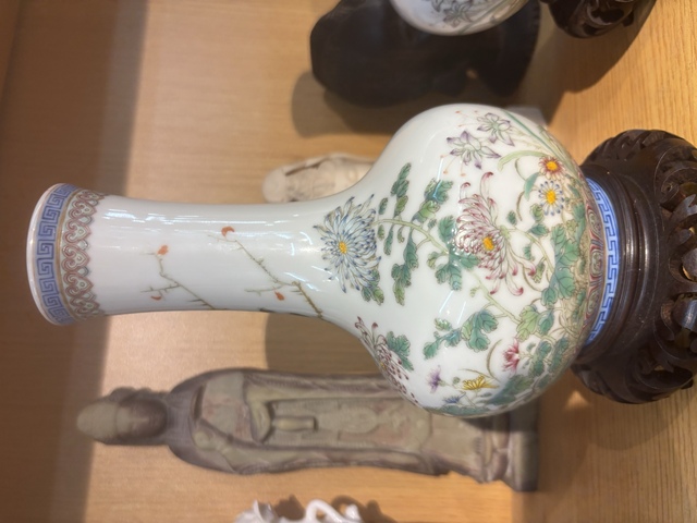 古玩陶瓷粉彩花鳥詩文天球瓶真品鑒賞圖