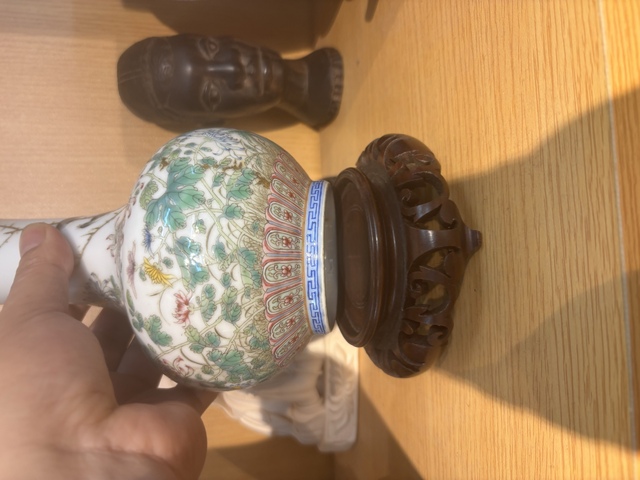 古玩陶瓷粉彩花鳥詩文天球瓶真品鑒賞圖