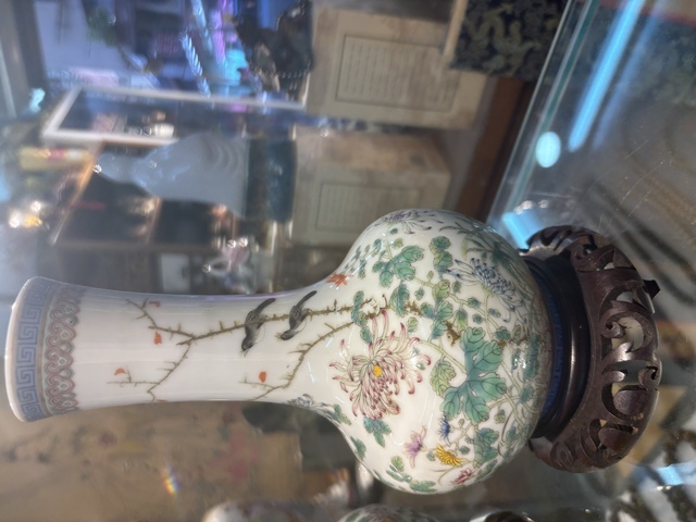 古玩陶瓷粉彩花鳥詩文天球瓶真品鑒賞圖