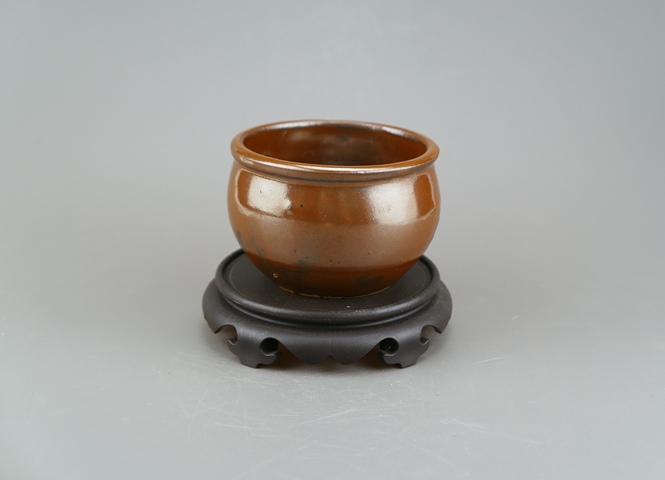 古玩陶瓷耀州窯紫金釉香爐真品鑒賞圖
