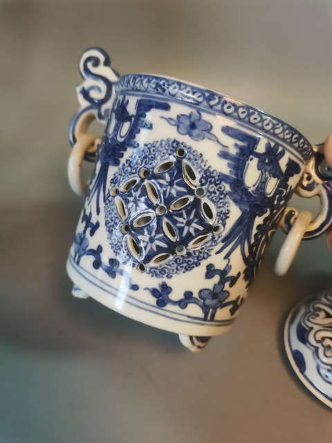 古玩陶瓷青花香薰真品鑒賞圖