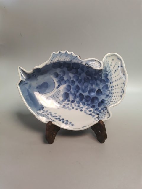 古玩陶瓷【仿生瓷】民國青花仿生瓷魚盤拍賣,當(dāng)前價(jià)格538元