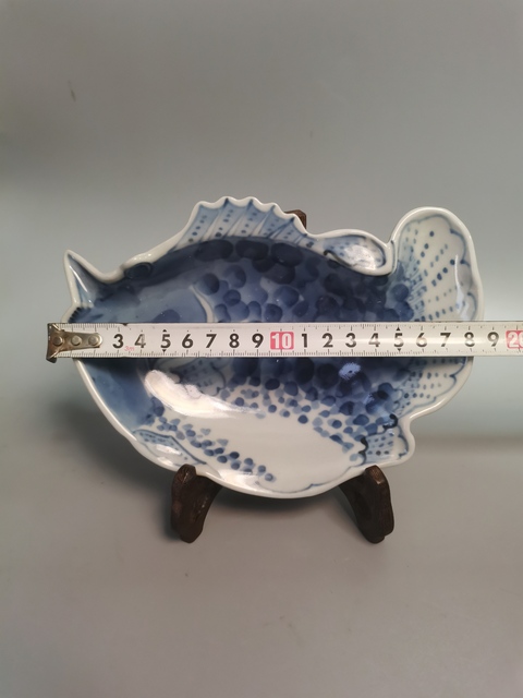 古玩陶瓷【仿生瓷】民國青花仿生瓷魚盤拍賣,當(dāng)前價(jià)格538元