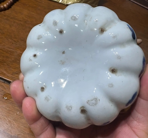 古玩陶瓷獅紋青花蓋盒真品鑒賞圖