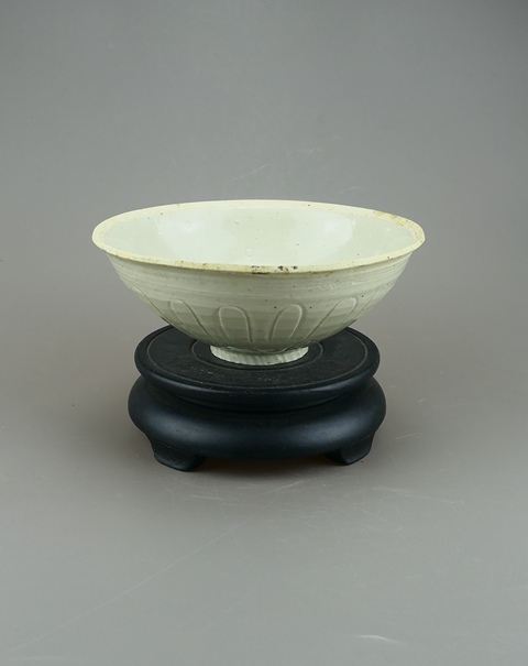 古玩陶瓷精品:南宋南定刻蓮瓣紋碗（經(jīng)典宋瓷）拍賣，當(dāng)前價(jià)格660元