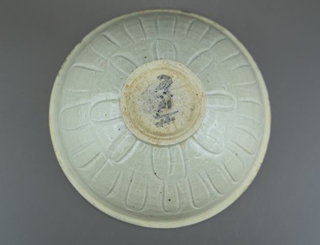 古玩陶瓷精品:南宋南定刻蓮瓣紋碗（經(jīng)典宋瓷）拍賣，當(dāng)前價(jià)格660元