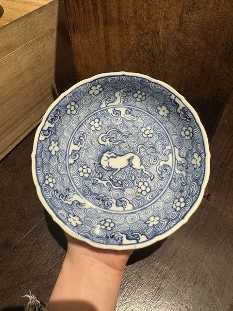古玩陶瓷明末清初 海水奔馬盤真品鑒賞圖