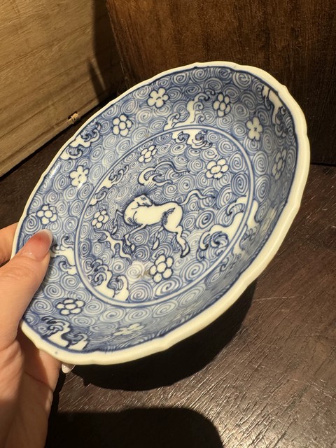 古玩陶瓷明末清初 海水奔馬盤真品鑒賞圖