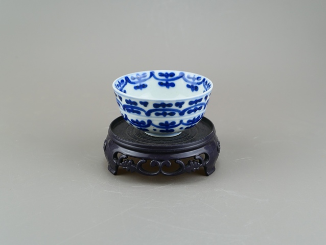 古玩陶瓷青花壽字紋茶圓真品鑒賞圖