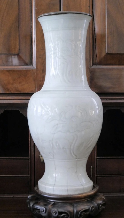 古玩陶瓷青白釉刻花紋瓶真品鑒賞圖