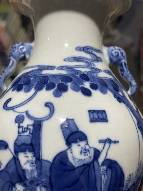 古玩陶瓷人物紋青花觀音瓶真品鑒賞圖