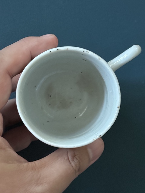 古玩陶瓷清·乾隆墨彩人狗執(zhí)杯拍賣,當(dāng)前價格1200元