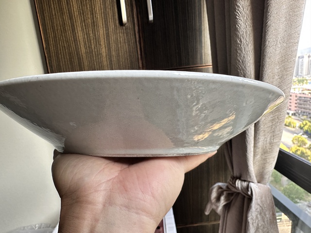 古玩陶瓷花蝶紋粉彩盤真品鑒賞圖
