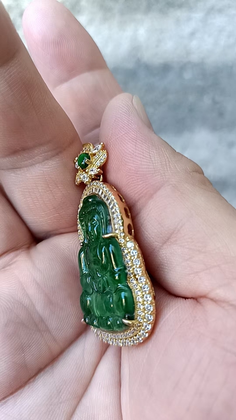古玩玉器翡翠觀音掛件真品鑒賞圖