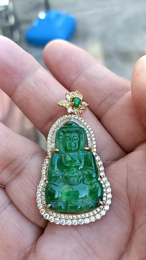 古玩玉器翡翠觀音掛件真品鑒賞圖