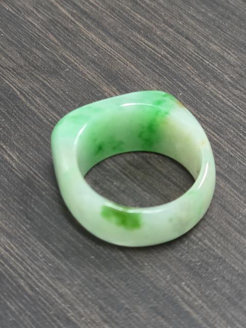 古玩玉器翡翠雕“馬鞍戒”真品鑒賞圖