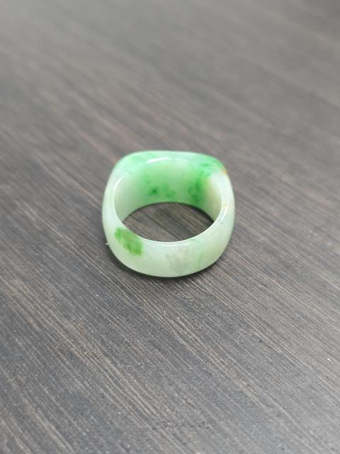古玩玉器翡翠雕“馬鞍戒”真品鑒賞圖