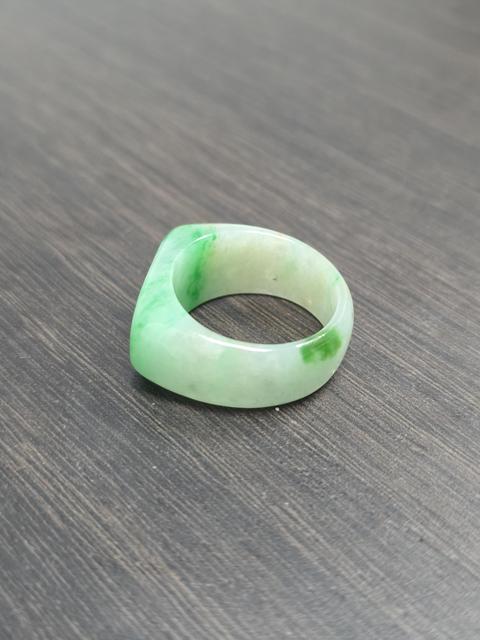 古玩玉器翡翠雕“馬鞍戒”真品鑒賞圖