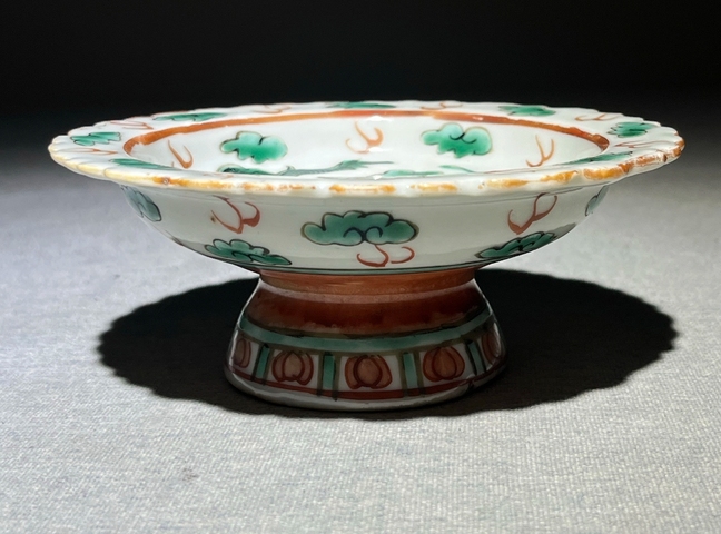古玩陶瓷粉彩趕珠龍紋高足盤真品鑒賞圖