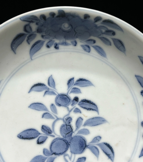古玩陶瓷兔款花卉紋青花盤真品鑒賞圖