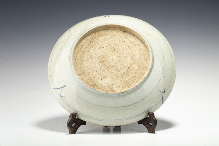 古玩陶瓷清中·青花纏枝太陽花盤
真品鑒賞圖