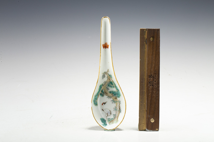 古玩陶瓷清道光·粉彩松鶴延年紋湯勺真品鑒賞圖