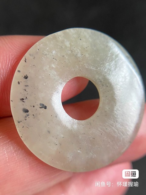古玩玉器素紋玉璧真品鑒賞圖