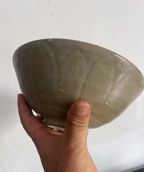 古玩陶瓷宋代龍泉窯蓮瓣紋碗真品鑒賞圖