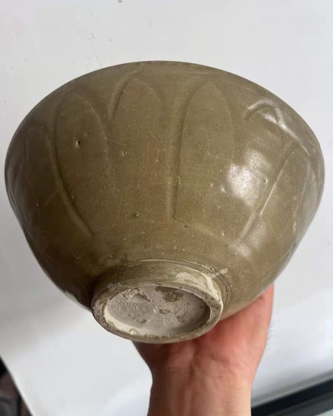 古玩陶瓷宋代龍泉窯蓮瓣紋碗真品鑒賞圖