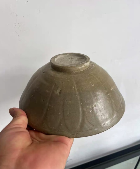 古玩陶瓷宋代龍泉窯蓮瓣紋碗真品鑒賞圖